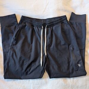 Sunday Performance Jogger in Black